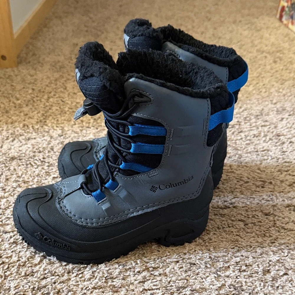 Columbia Kids' Gray and Black Snow Boots